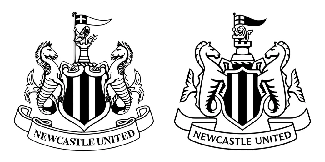 Dos escudos de Newcastle United en blanco y negro, lado a lado. Ambos tienen el escudo central de franjas verticales, dos caballos de mar como soportes, un castillo con un león y una bandera arriba, y una cinta con el nombre del club. El de la derecha tiene trazos más gruesos y menos detalle.